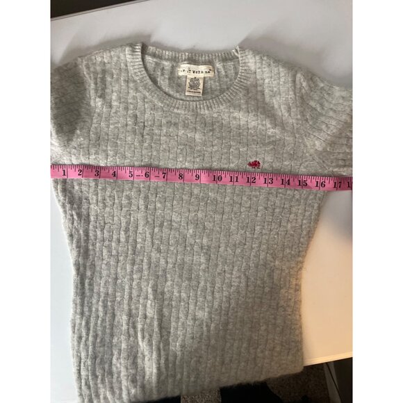 Women’s Gray  If It Were Me Sweater 54% nylon 40% angora 6% lamb’s wool Size M - Picture 5 of 7